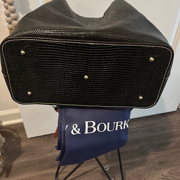 Authentic Dooney & Bourke, large Barlow - Picture 10 of 14